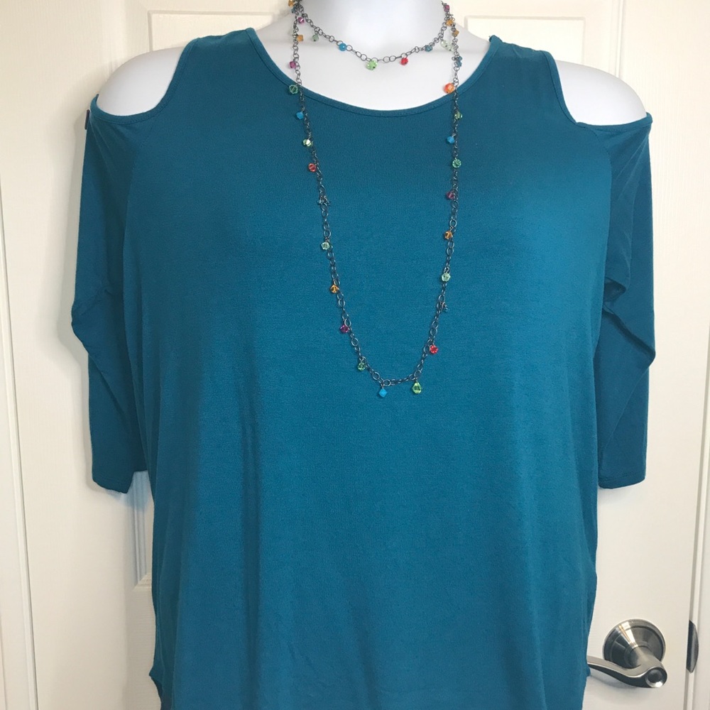 Papermoon Tamyrn cold shoulder knit top